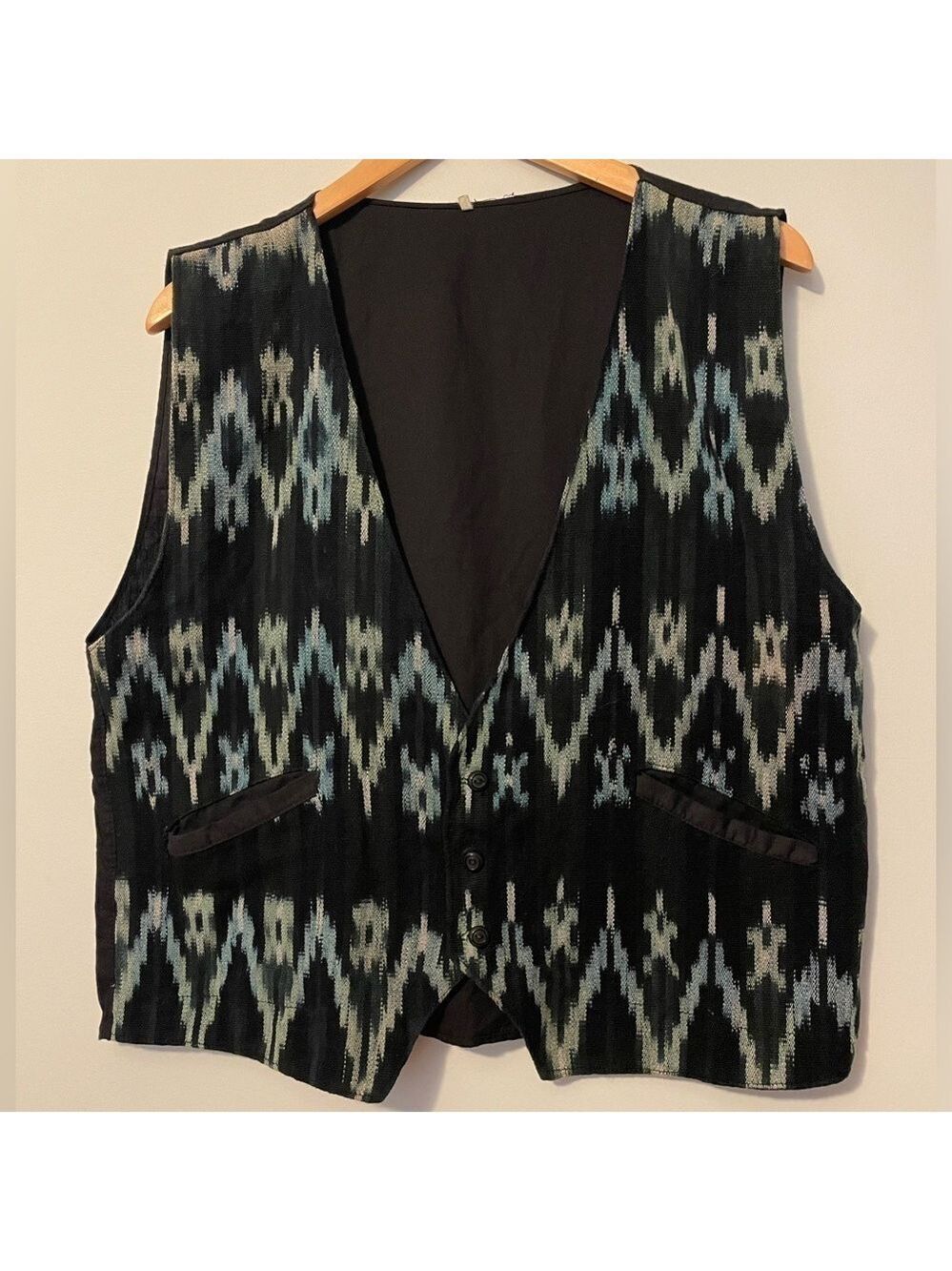 Patterned Vest - Picture 3 of 5